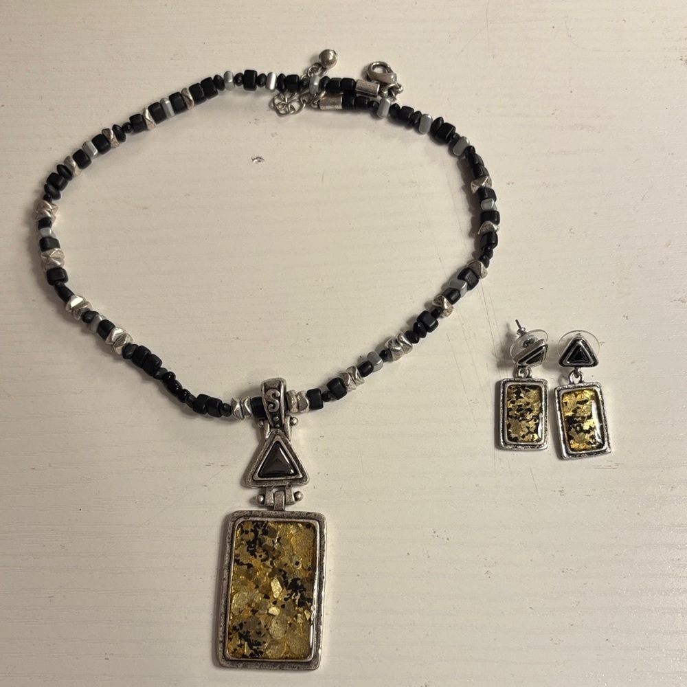 Laura Ashley Black and Gold Beaded Necklace - Picture 3 of 3
